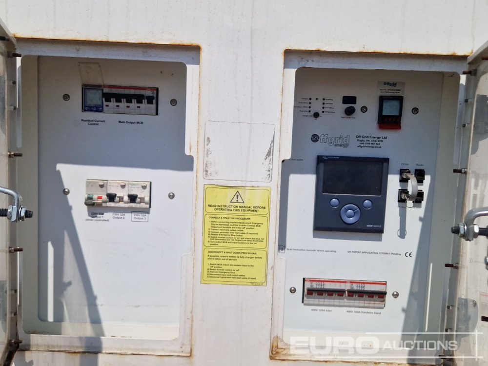 Строително оборудване Off Grid 400 Volt Battery Bank Canopy (No Batteries) (Spares): снимка 13