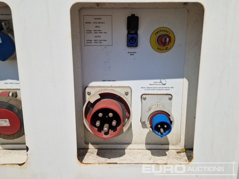 Строително оборудване Off Grid 400 Volt Battery Bank Canopy (No Batteries) (Spares): снимка 12