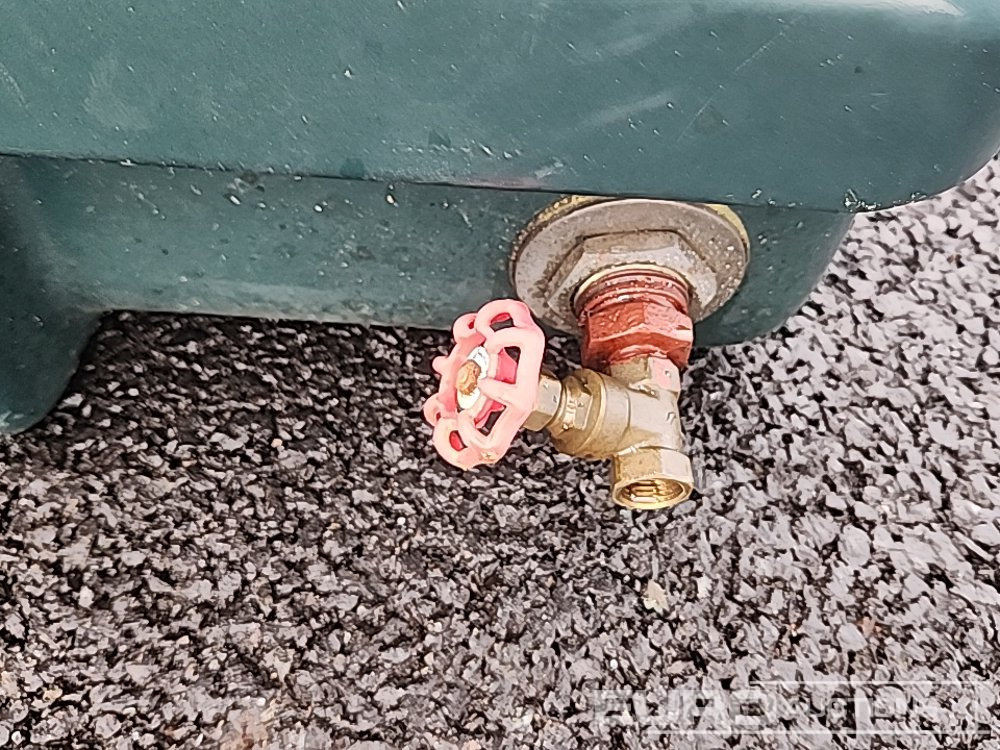 Plastic Oil Tank (2 of) - Резервоар за съхранение: снимка 5 Plastic Oil Tank (2 of) - Резервоар за съхранение: снимка 5