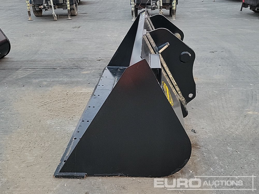 Unused Strickland 90" Loading Bucket to suit Manitou Telehandler - Подемно-транспортна техника: снимка 2 Unused Strickland 90" Loading Bucket to suit Manitou Telehandler - Подемно-транспортна техника: снимка 2
