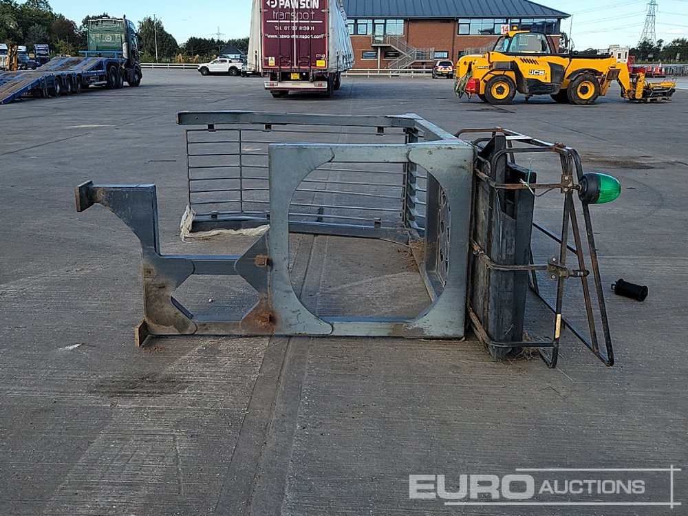 Demo Cage to suit Hitachi ZX210-3/5 - Резервни части: снимка 2 Demo Cage to suit Hitachi ZX210-3/5 - Резервни части: снимка 2