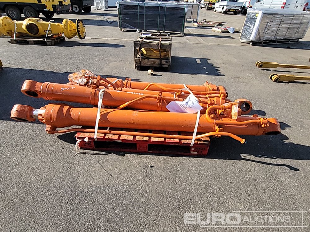 Hitachi Rams to suit Excavator (4 of) - Резервни части: снимка 2 Hitachi Rams to suit Excavator (4 of) - Резервни части: снимка 2
