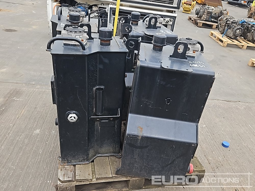 JCB Hydraulic Oil Tank (4 of) - Резервни части: снимка 4 JCB Hydraulic Oil Tank (4 of) - Резервни части: снимка 4