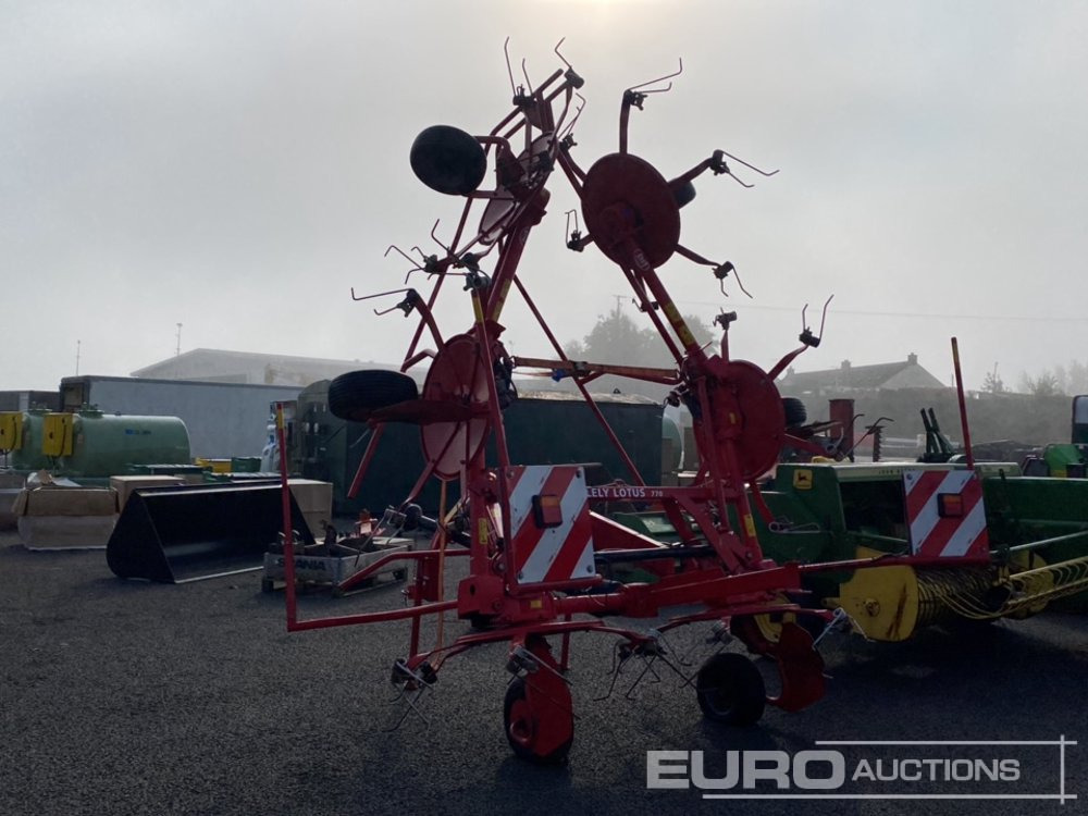 2013 Lely Lotus 770 Tedder - Селскостопанска техника: снимка 1 2013 Lely Lotus 770 Tedder - Селскостопанска техника: снимка 1