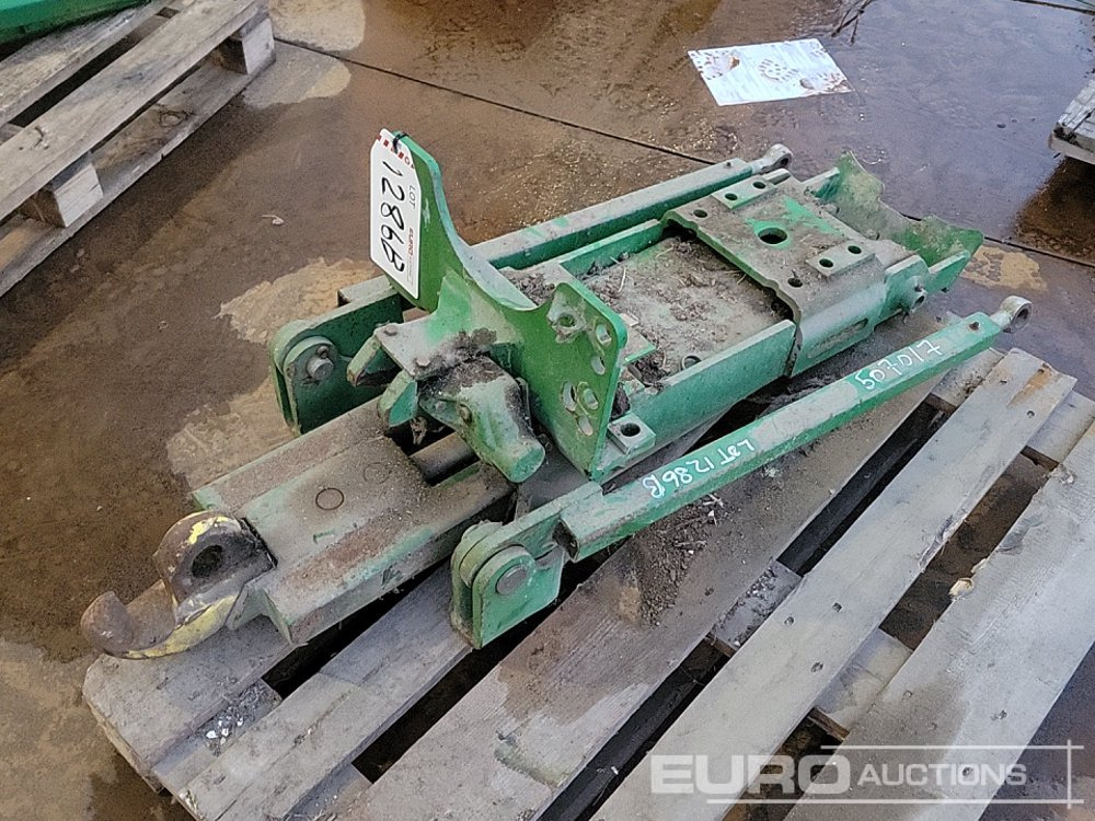 John Deere Pick Up Hitch to suit Tractor - Селскостопанска техника: снимка 1 John Deere Pick Up Hitch to suit Tractor - Селскостопанска техника: снимка 1