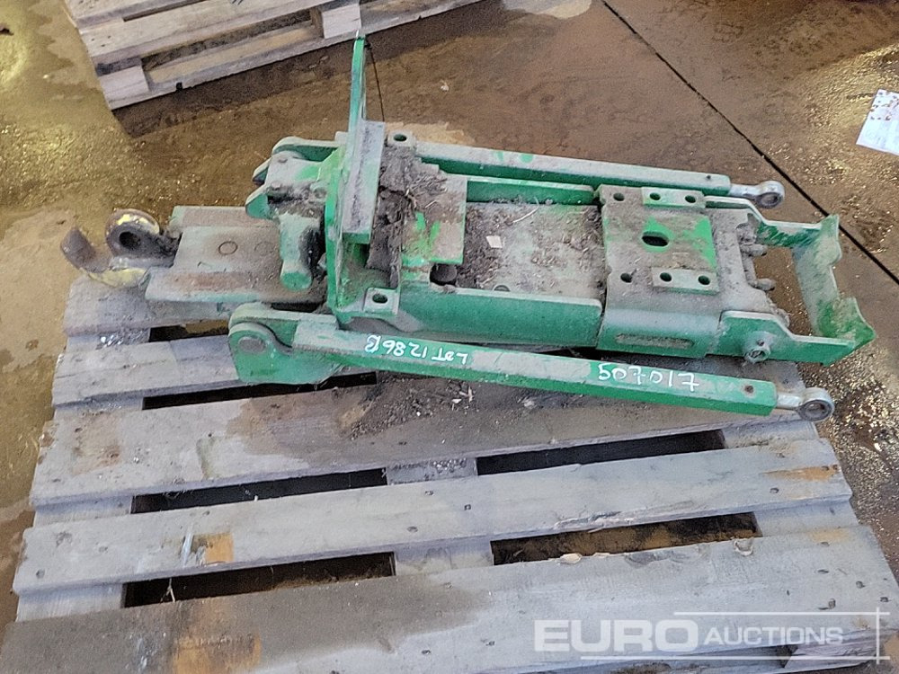 John Deere Pick Up Hitch to suit Tractor - Селскостопанска техника: снимка 2 John Deere Pick Up Hitch to suit Tractor - Селскостопанска техника: снимка 2
