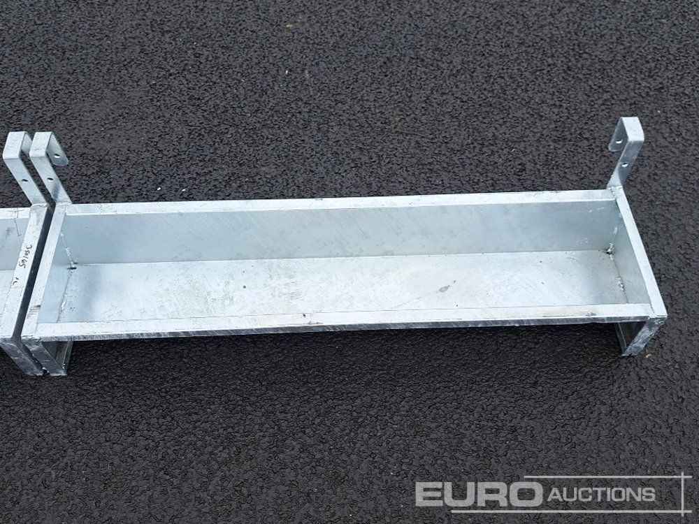 Селскостопанска техника Unused 4' Galvanised Hanging Trough (2 of): снимка 7 Селскостопанска техника Unused 4' Galvanised Hanging Trough (2 of): снимка 7
