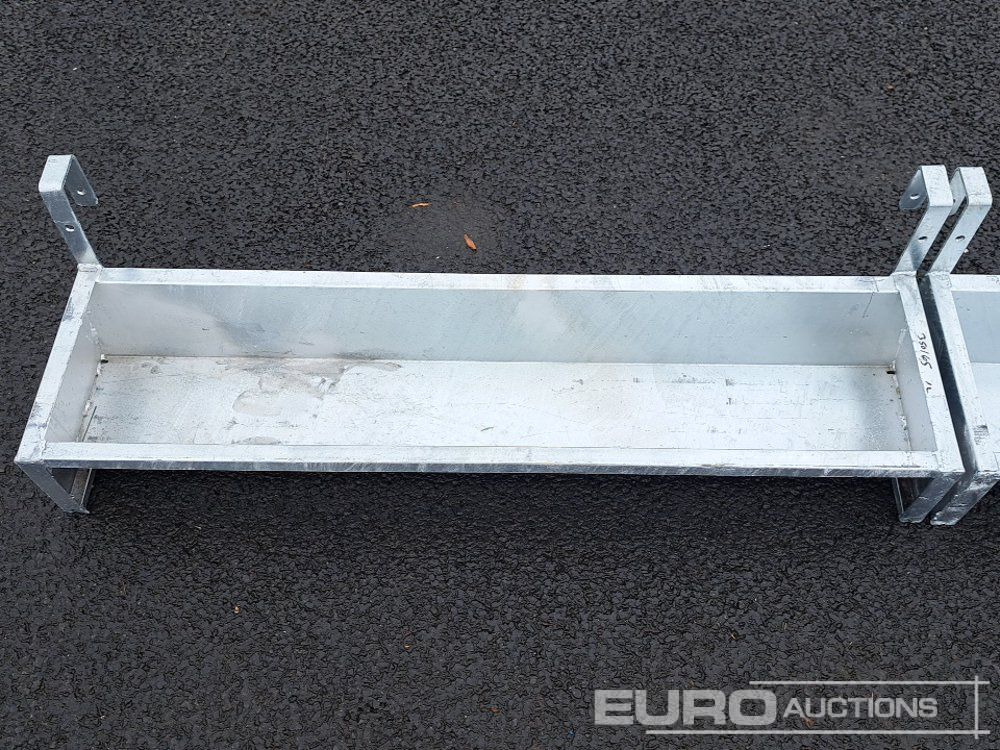 Селскостопанска техника Unused 4' Galvanised Hanging Trough (2 of): снимка 6 Селскостопанска техника Unused 4' Galvanised Hanging Trough (2 of): снимка 6