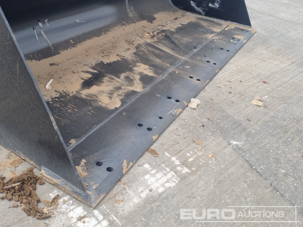Селскостопанска техника Unused Strickland 90" Loading Bucket to suit JCB Telehandler: снимка 10