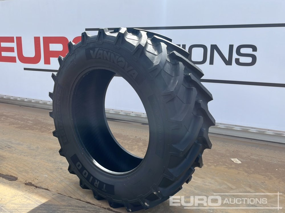 Unused Vannova 650/65R42-170 R1W Tyre (2 of) - Селскостопанска техника: снимка 1 Unused Vannova 650/65R42-170 R1W Tyre (2 of) - Селскостопанска техника: снимка 1