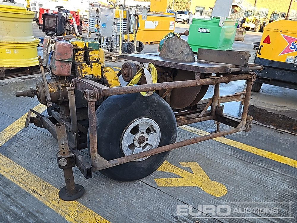 Single Axle Draw Table Saw, Lister Dursley Engine - Строително оборудване: снимка 5 Single Axle Draw Table Saw, Lister Dursley Engine - Строително оборудване: снимка 5