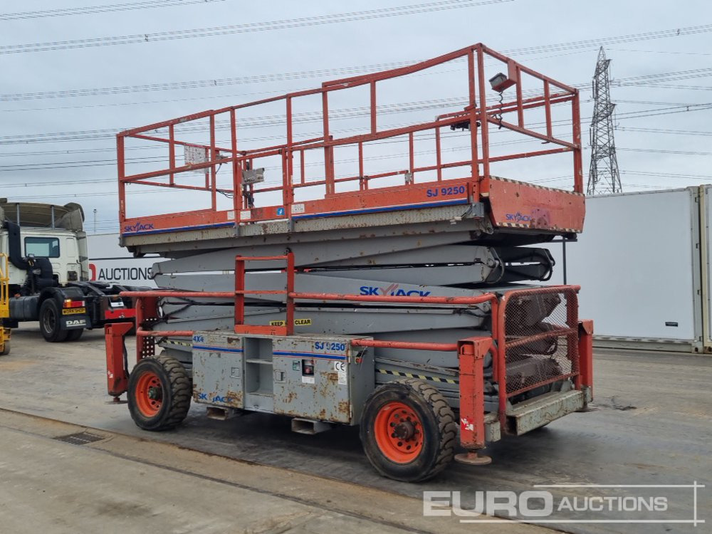 SkyJack SJ9250 - Работна площадка: снимка 3 SkyJack SJ9250 - Работна площадка: снимка 3