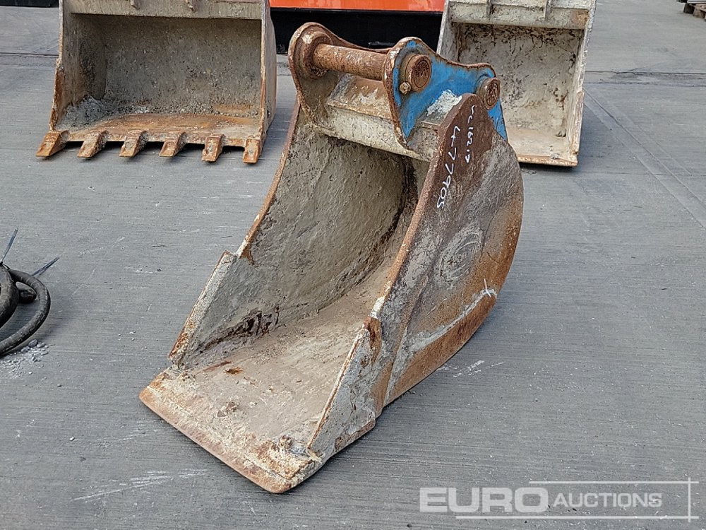 Strickland 24" Digging Bucket 65mm Pin to suit 13 Ton Excavator - Кофа: снимка 1 Strickland 24" Digging Bucket 65mm Pin to suit 13 Ton Excavator - Кофа: снимка 1