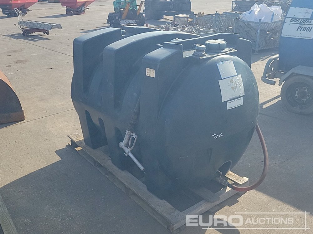 Titan Static Plastic Oil Bowser - Резервоар за съхранение: снимка 3 Titan Static Plastic Oil Bowser - Резервоар за съхранение: снимка 3