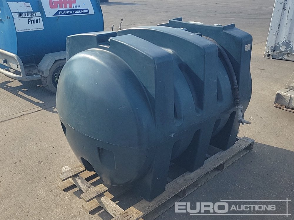 Titan Static Plastic Oil Bowser - Резервоар за съхранение: снимка 1 Titan Static Plastic Oil Bowser - Резервоар за съхранение: снимка 1