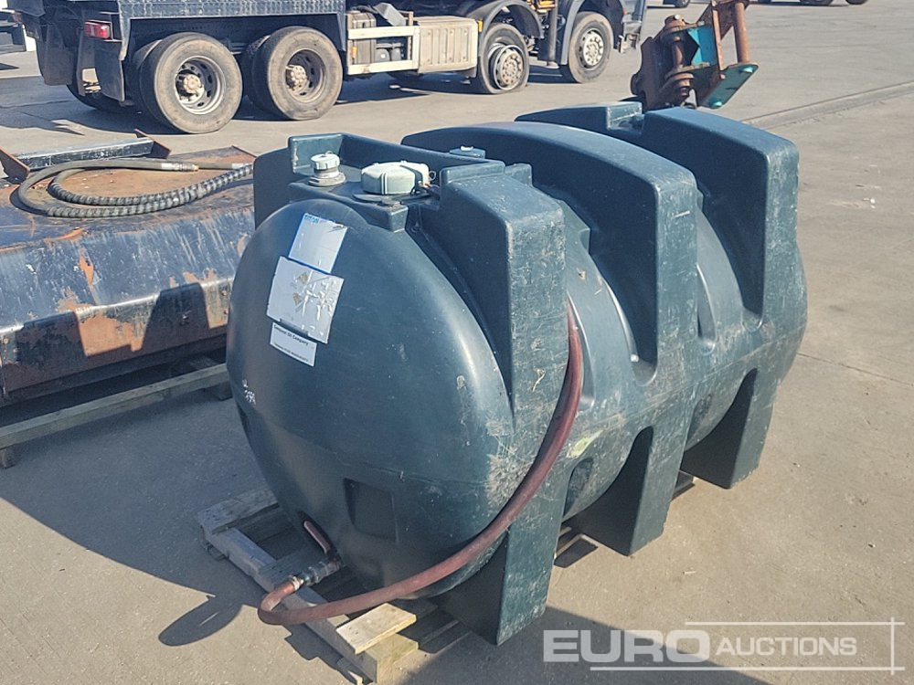 Titan Static Plastic Oil Bowser - Резервоар за съхранение: снимка 5 Titan Static Plastic Oil Bowser - Резервоар за съхранение: снимка 5