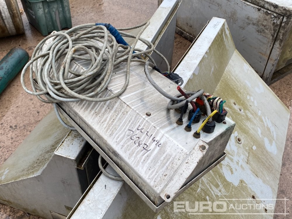 Tool Boxes, Tank, Control Panel - Строително оборудване: снимка 4 Tool Boxes, Tank, Control Panel - Строително оборудване: снимка 4