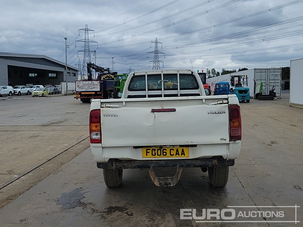 Toyota Hilux D4D - Пикап: снимка 4 Toyota Hilux D4D - Пикап: снимка 4