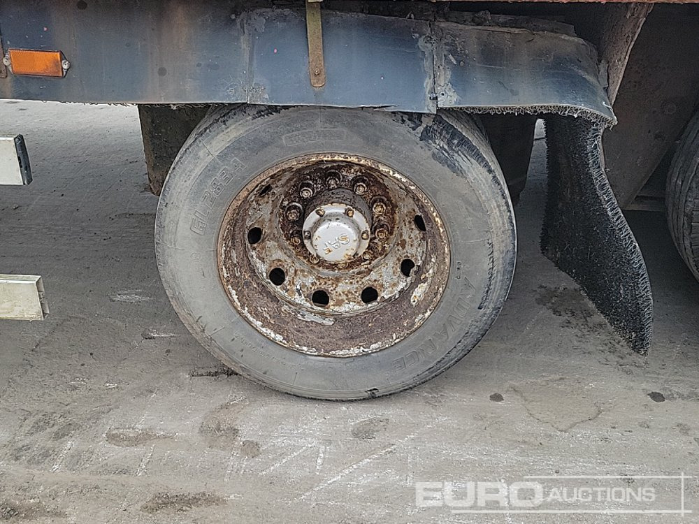 Нискорамна площадка полуремарке Tri Axle Low Loader Trailer, Winch, Hydraulic Ramp: снимка 9