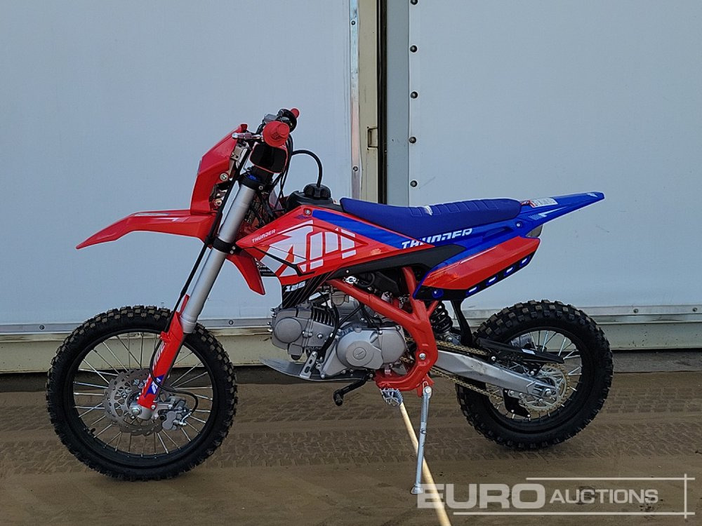 Unused 2025 Apollo Thunder 125cc Motorcross Bike, 17" Front, 14" Rear Tyres,  Electric Start, Air Cooled, Hydraulic Suspension, Disc Brakes, Lighting Kit (UNASSEMBLED) - Мотоциклет: снимка 2 Unused 2025 Apollo Thunder 125cc Motorcross Bike, 17" Front, 14" Rear Tyres,  Electric Start, Air Cooled, Hydraulic Suspension, Disc Brakes, Lighting Kit (UNASSEMBLED) - Мотоциклет: снимка 2