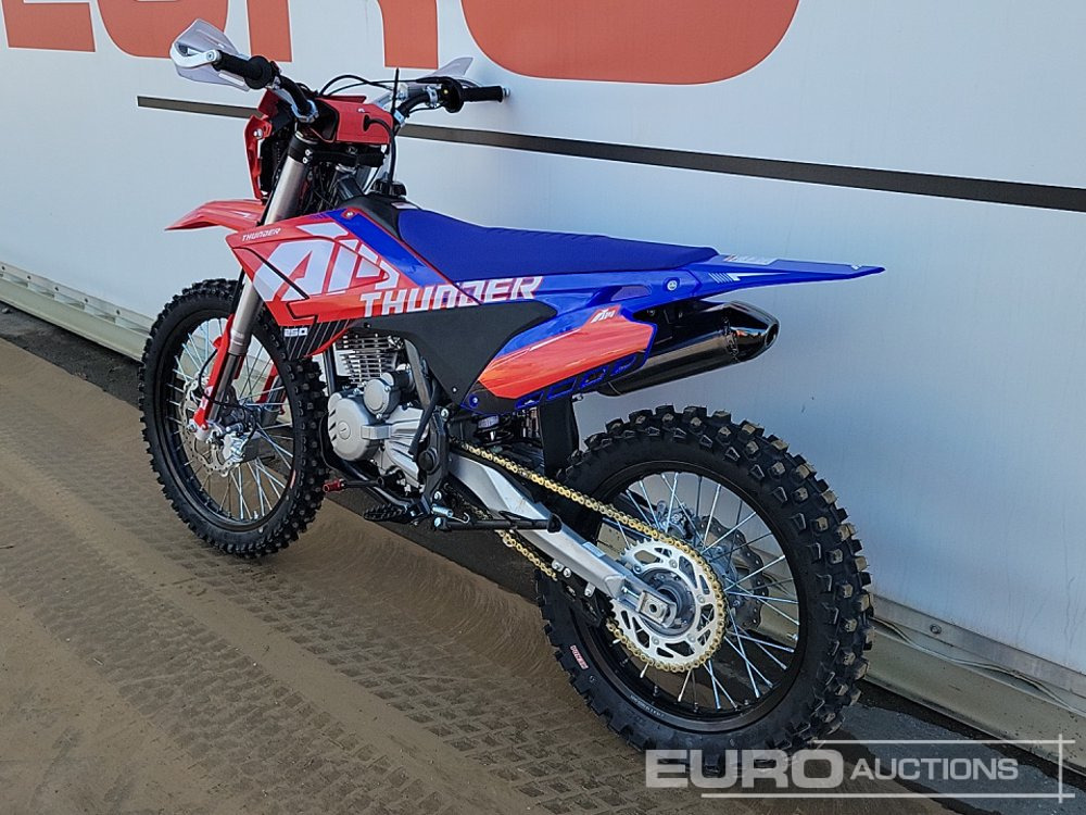 Unused 2025 Apollo Thunder 250cc Motorcross Bike, 21" Front, 18" Rear Tyres, Electric Start, Air Cooled, Hydraulic Suspension, Disc Brakes, Lighting Kit (UNASSEMBLED) - Мотоциклет: снимка 3 Unused 2025 Apollo Thunder 250cc Motorcross Bike, 21" Front, 18" Rear Tyres, Electric Start, Air Cooled, Hydraulic Suspension, Disc Brakes, Lighting Kit (UNASSEMBLED) - Мотоциклет: снимка 3