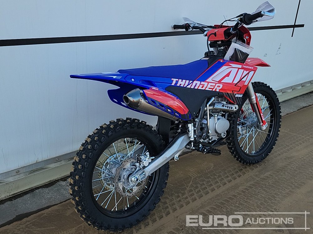 Unused 2025 Apollo Thunder 250cc Motorcross Bike, 21" Front, 18" Rear Tyres, Electric Start, Air Cooled, Hydraulic Suspension, Disc Brakes, Lighting Kit (UNASSEMBLED) - Мотоциклет: снимка 4 Unused 2025 Apollo Thunder 250cc Motorcross Bike, 21" Front, 18" Rear Tyres, Electric Start, Air Cooled, Hydraulic Suspension, Disc Brakes, Lighting Kit (UNASSEMBLED) - Мотоциклет: снимка 4