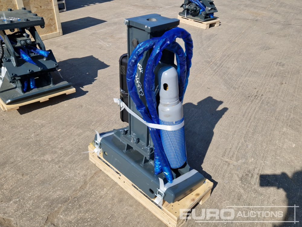 Unused 2025 Hydraulic Breaker to suit Skidsteer - Хидравличен чук: снимка 1 Unused 2025 Hydraulic Breaker to suit Skidsteer - Хидравличен чук: снимка 1