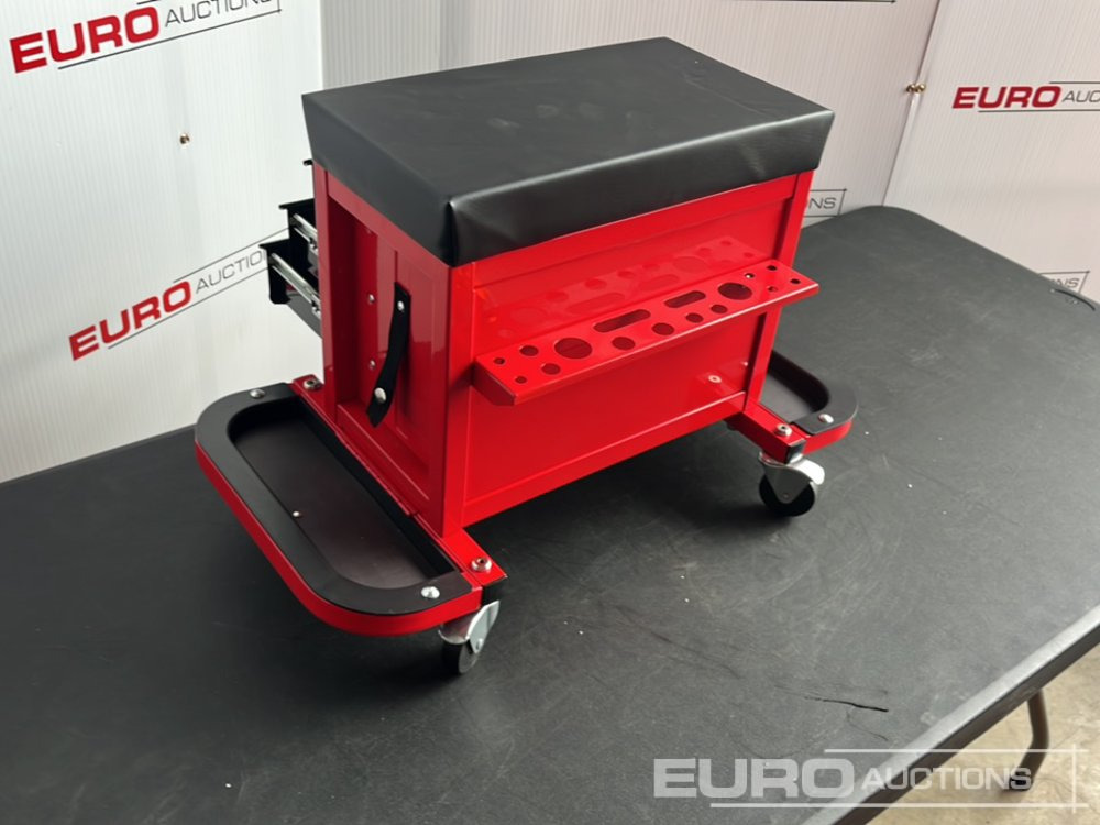 Unused Boss Wheeled Stool Tool Box, 3 Drawers, Magnetic Trays - Оборудване за гаражи/ Работилници: снимка 4 Unused Boss Wheeled Stool Tool Box, 3 Drawers, Magnetic Trays - Оборудване за гаражи/ Работилници: снимка 4