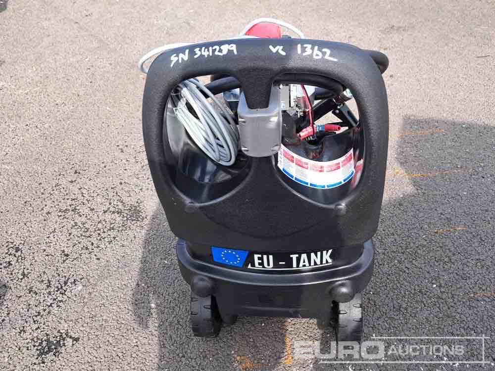 Unused Emiliana Serbatoi 55 Litre Diesel Caddy - Резервоар за съхранение: снимка 4 Unused Emiliana Serbatoi 55 Litre Diesel Caddy - Резервоар за съхранение: снимка 4