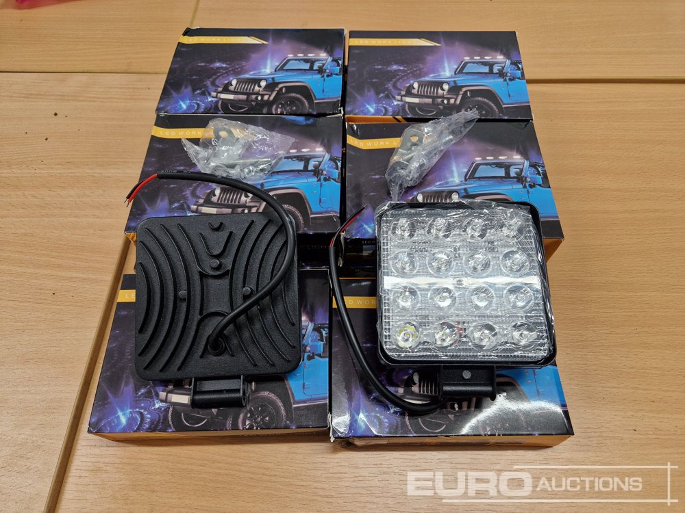 Unused LED Work Lights, 48w, 12V/24V, Adjustable Bracket, IP67 Waterproof, 6000k White (10 of) - Строително оборудване: снимка 2 Unused LED Work Lights, 48w, 12V/24V, Adjustable Bracket, IP67 Waterproof, 6000k White (10 of) - Строително оборудване: снимка 2
