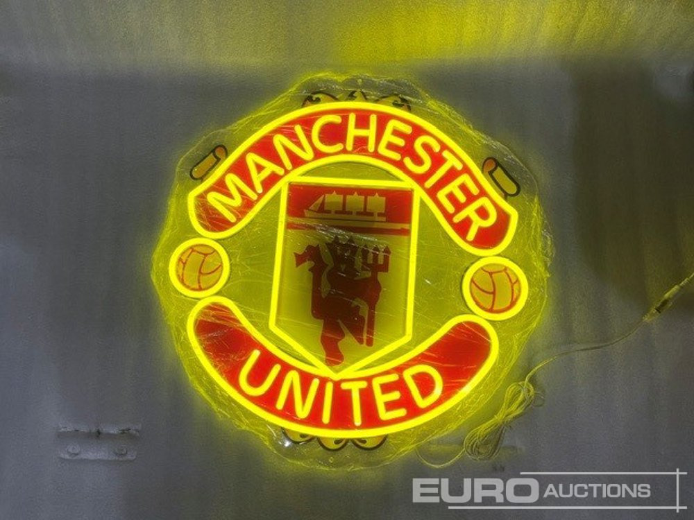 Unused Manchester United LED Neon Sign - Оборудване за гаражи/ Работилници: снимка 1 Unused Manchester United LED Neon Sign - Оборудване за гаражи/ Работилници: снимка 1