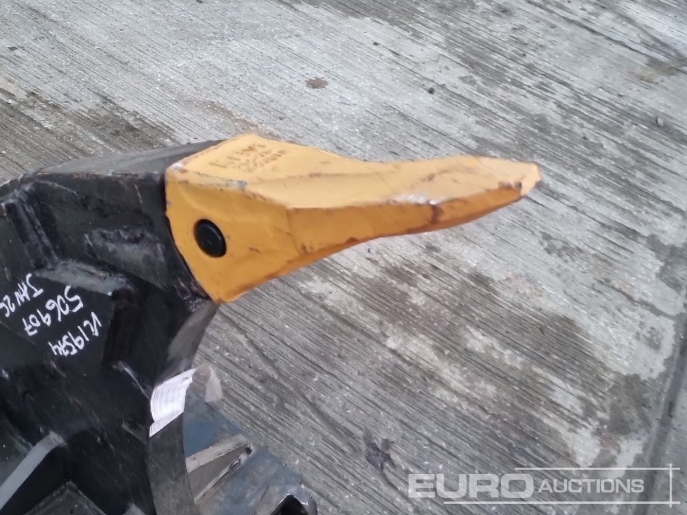 Нови Кофа Unused Ripper 65mm Pin to suit 13 Ton Excavator: снимка 11 Нови Кофа Unused Ripper 65mm Pin to suit 13 Ton Excavator: снимка 11