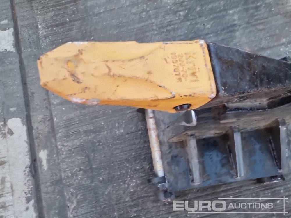 Нови Кофа Unused Ripper 65mm Pin to suit 13 Ton Excavator: снимка 10 Нови Кофа Unused Ripper 65mm Pin to suit 13 Ton Excavator: снимка 10