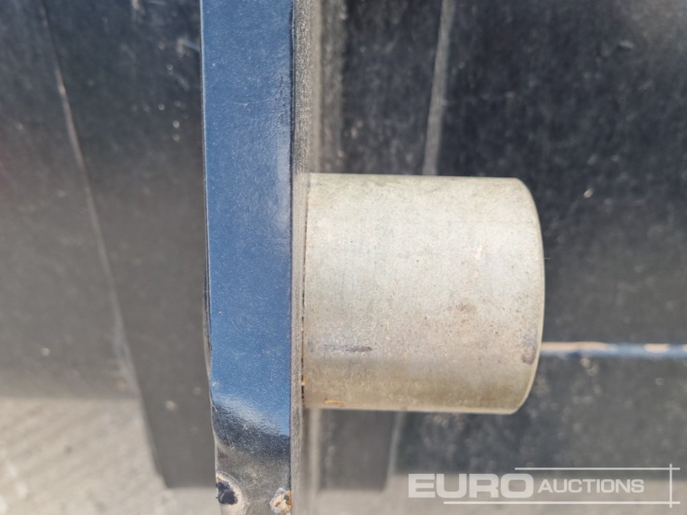 Нови Кофа Unused Strickland 90" Loading Bucket to suit Manitou Telehandler: снимка 14