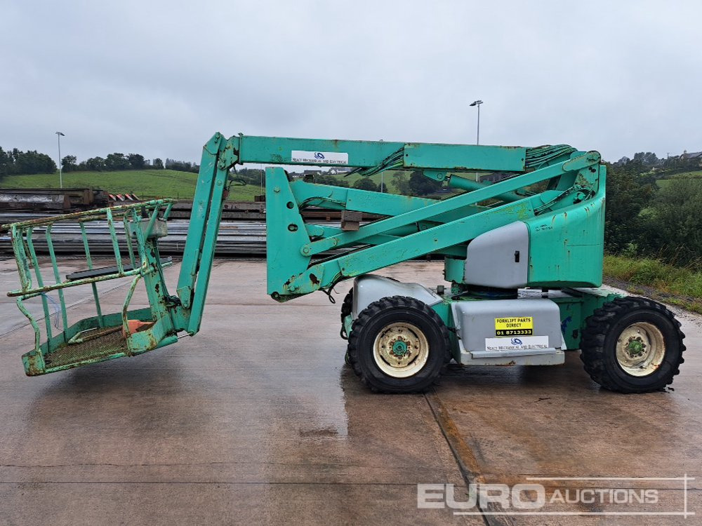 Wheeled Articulated Boom Lift Access Platform (Non Runner) - Работна площадка: снимка 2 Wheeled Articulated Boom Lift Access Platform (Non Runner) - Работна площадка: снимка 2