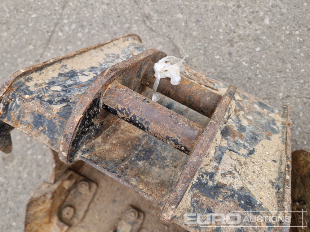 Кофа White 24", 18", 12" Digging Bucket 30mm Pin to suit Mini Excavator: снимка 14