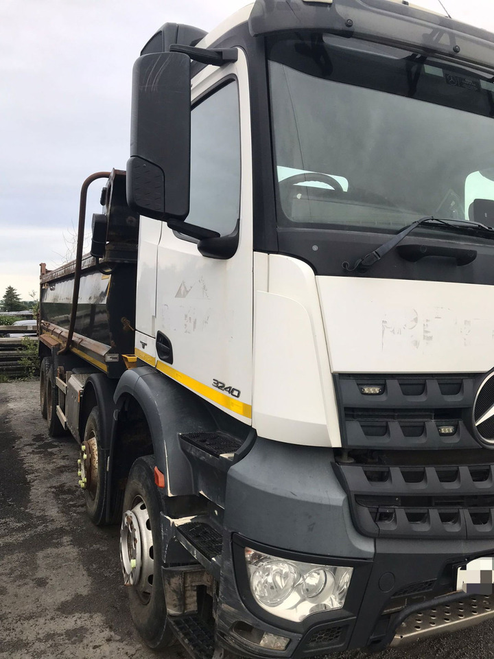 Mercedes-Benz Actros 3240 Tipper - Самосвал камион: снимка 3 Mercedes-Benz Actros 3240 Tipper - Самосвал камион: снимка 3