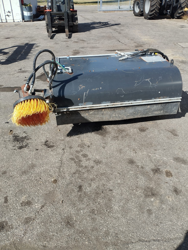 Spazzola usata per SkidLoader Marlia SPZ50 - Четка: снимка 1 Spazzola usata per SkidLoader Marlia SPZ50 - Четка: снимка 1