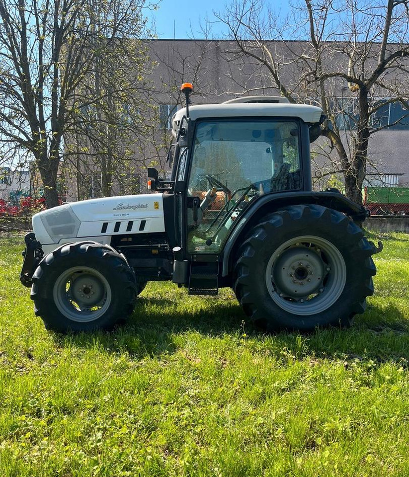 Trattore usato Lamborghini Spire 90.4 - 2015 - Трактор: снимка 2 Trattore usato Lamborghini Spire 90.4 - 2015 - Трактор: снимка 2