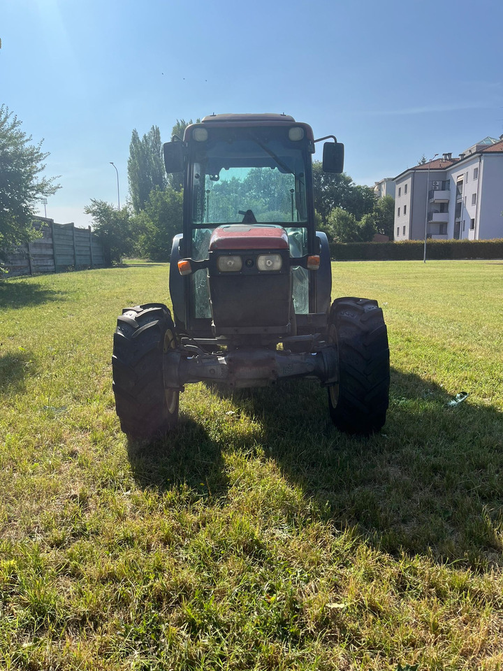 Trattore usato New Holland TNF90 - Трактор: снимка 2 Trattore usato New Holland TNF90 - Трактор: снимка 2