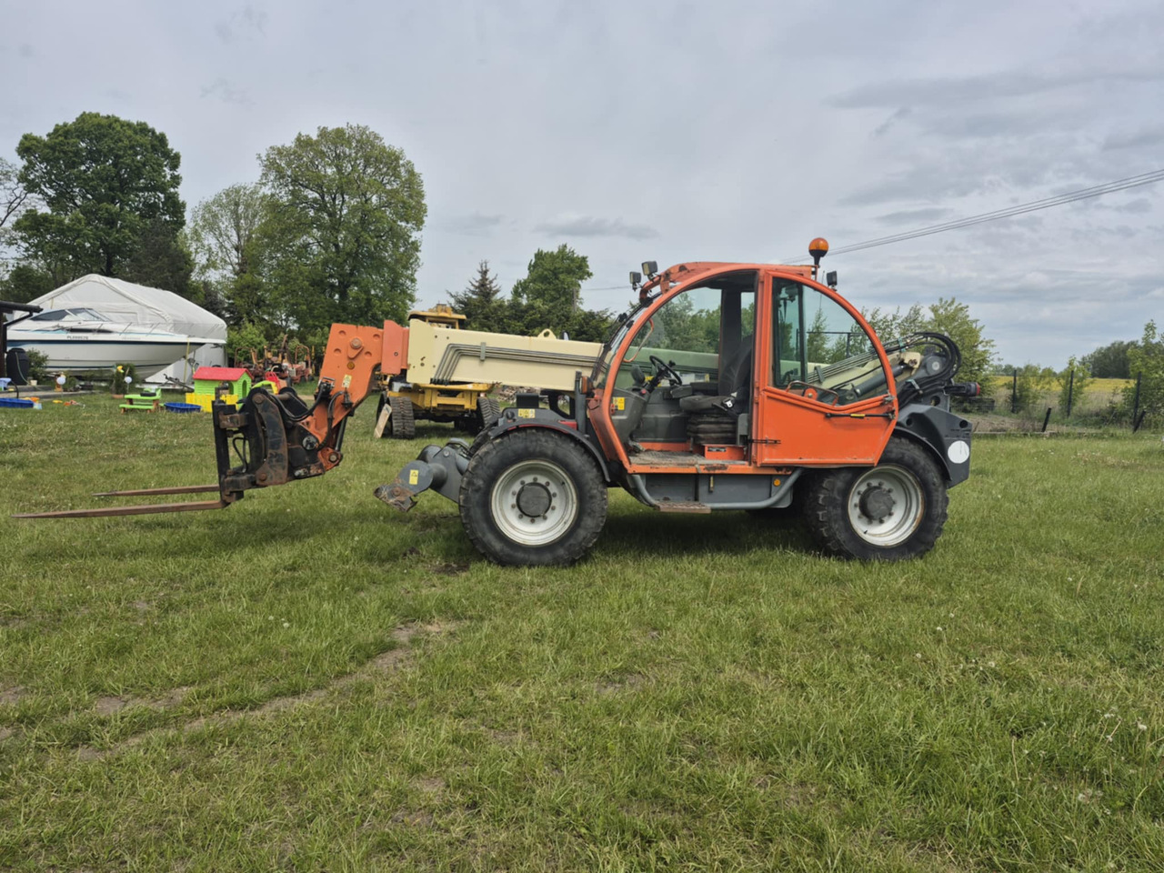 JLG 4013 - Телескопичен колесен товарач: снимка 1 JLG 4013 - Телескопичен колесен товарач: снимка 1