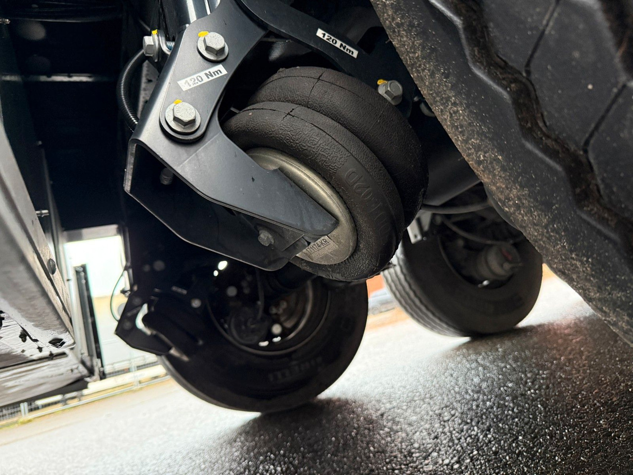 Затворена каросерия полуремарке Krone SD/KOFFER/LIFTACHSE: снимка 14 Затворена каросерия полуремарке Krone SD/KOFFER/LIFTACHSE: снимка 14