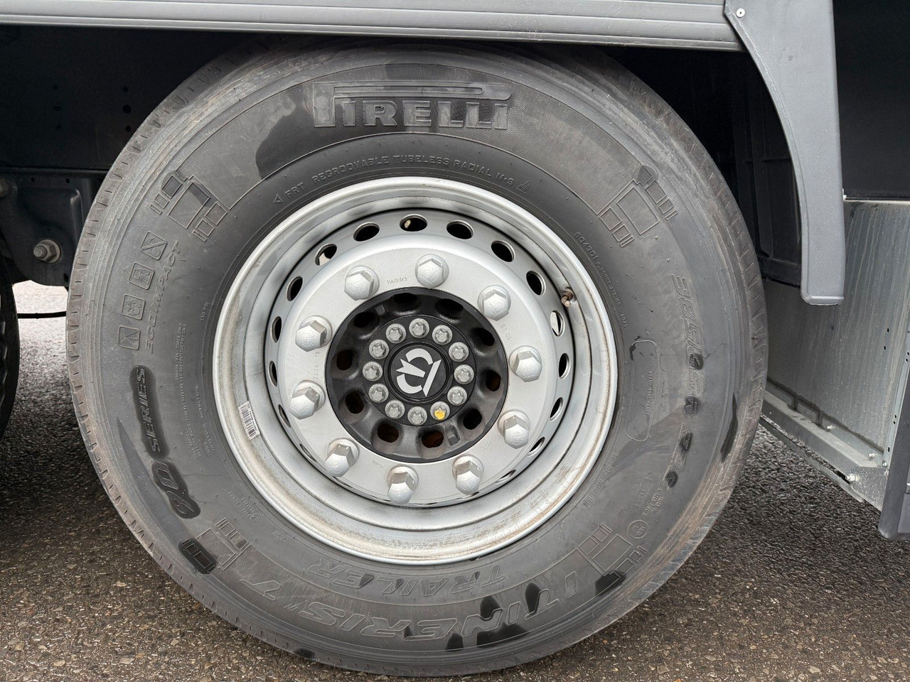 Затворена каросерия полуремарке Krone SD/KOFFER/LIFTACHSE: снимка 16 Затворена каросерия полуремарке Krone SD/KOFFER/LIFTACHSE: снимка 16