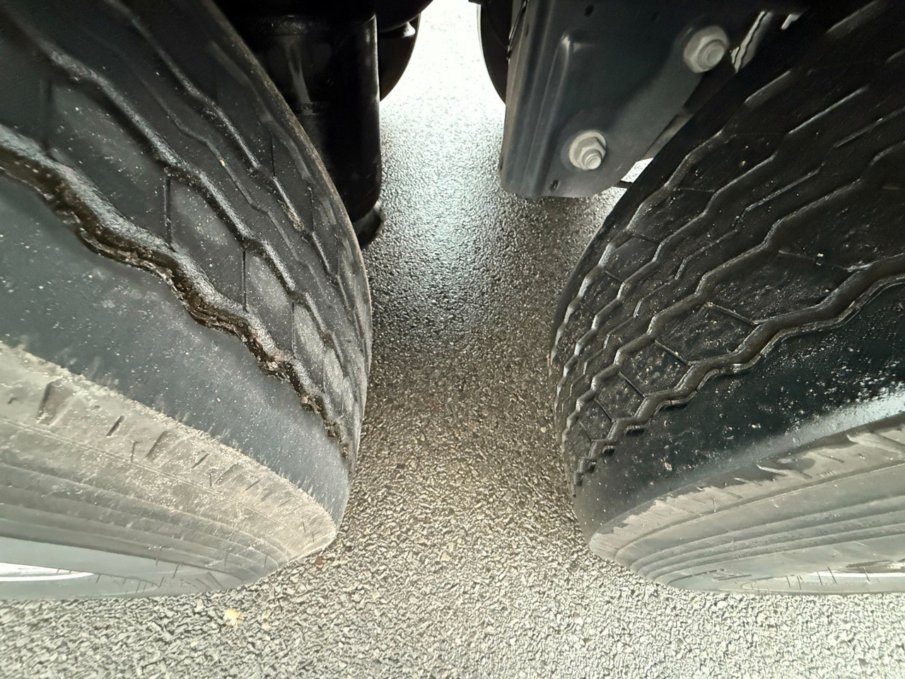 Затворена каросерия полуремарке Krone SD/KOFFER/LIFTACHSE: снимка 19 Затворена каросерия полуремарке Krone SD/KOFFER/LIFTACHSE: снимка 19