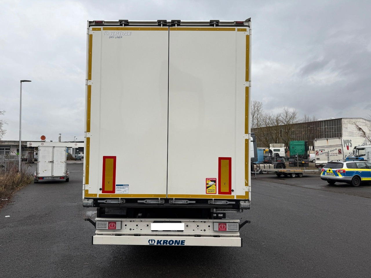 Krone SD/KOFFER/LIFTACHSE - Затворена каросерия полуремарке: снимка 5 Krone SD/KOFFER/LIFTACHSE - Затворена каросерия полуремарке: снимка 5