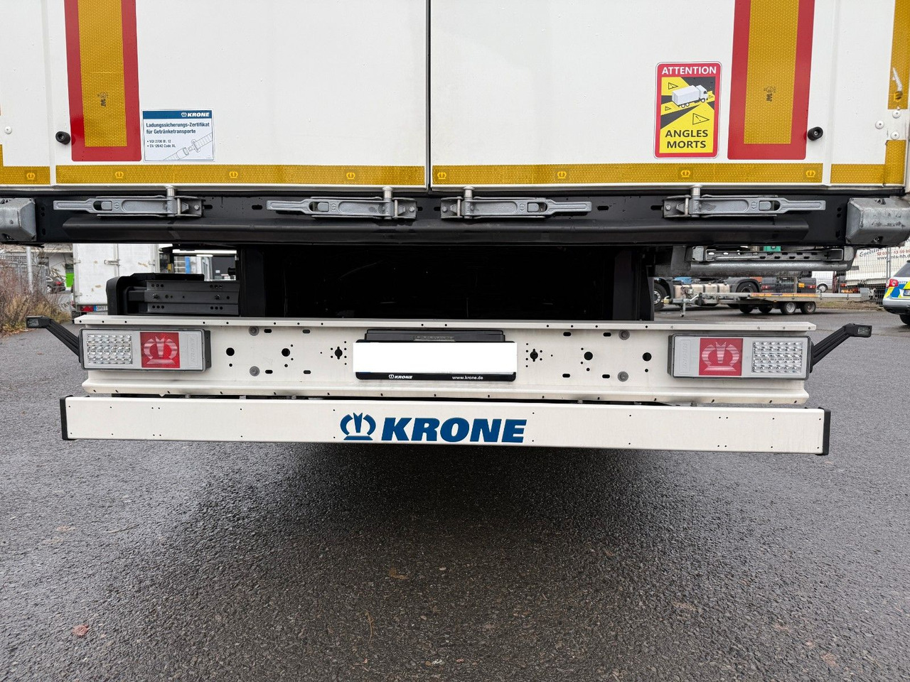 Затворена каросерия полуремарке Krone SD/KOFFER/LIFTACHSE: снимка 7 Затворена каросерия полуремарке Krone SD/KOFFER/LIFTACHSE: снимка 7