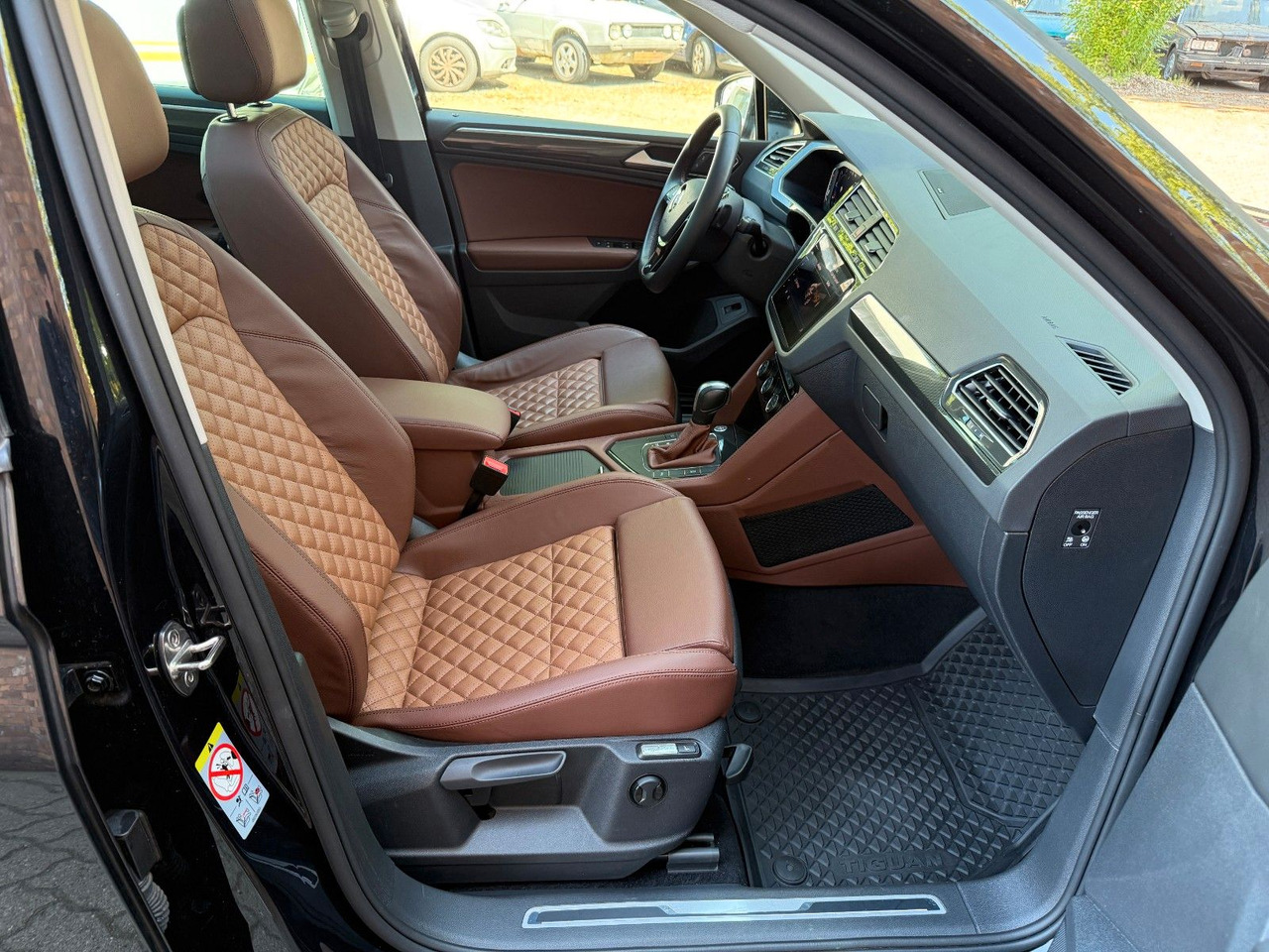 Volkswagen Tiguan Highline/Vi.Cockpit/Dynaudio/Individual - Джип: снимка 1 Volkswagen Tiguan Highline/Vi.Cockpit/Dynaudio/Individual - Джип: снимка 1