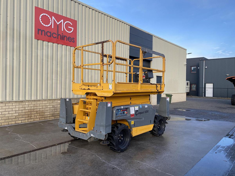 Haulotte Compact 12DX, Schaar hoogwerker, 4X4 Diesel - Работна площадка: снимка 2 Haulotte Compact 12DX, Schaar hoogwerker, 4X4 Diesel - Работна площадка: снимка 2