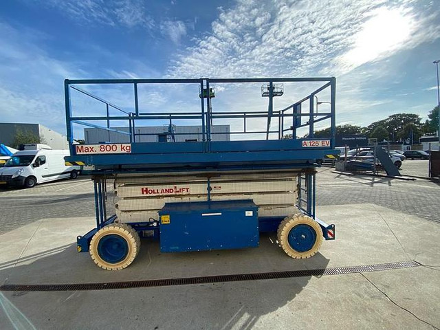 Holland lift Twinstar A-125EV, Schaar hoogwerker - Работна площадка: снимка 5 Holland lift Twinstar A-125EV, Schaar hoogwerker - Работна площадка: снимка 5