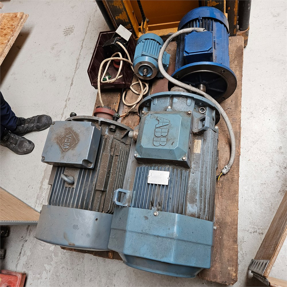 ABB MT80A19F100-2 / M3AA180MLB4 - Машина: снимка 3 ABB MT80A19F100-2 / M3AA180MLB4 - Машина: снимка 3